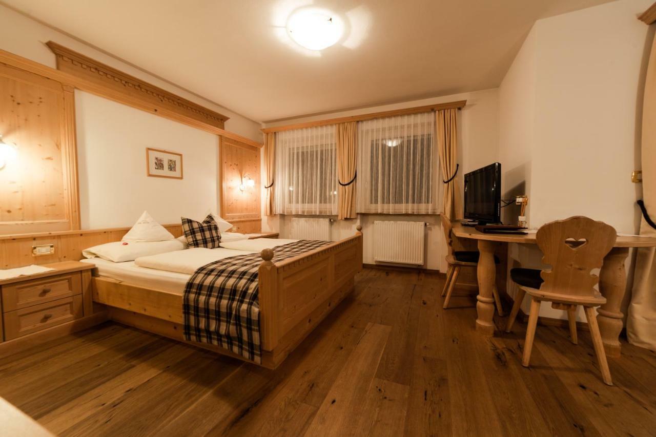 Garni Villa Erna Sëlva Buitenkant foto